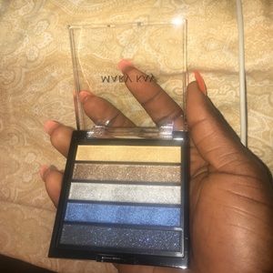 Eye shadow